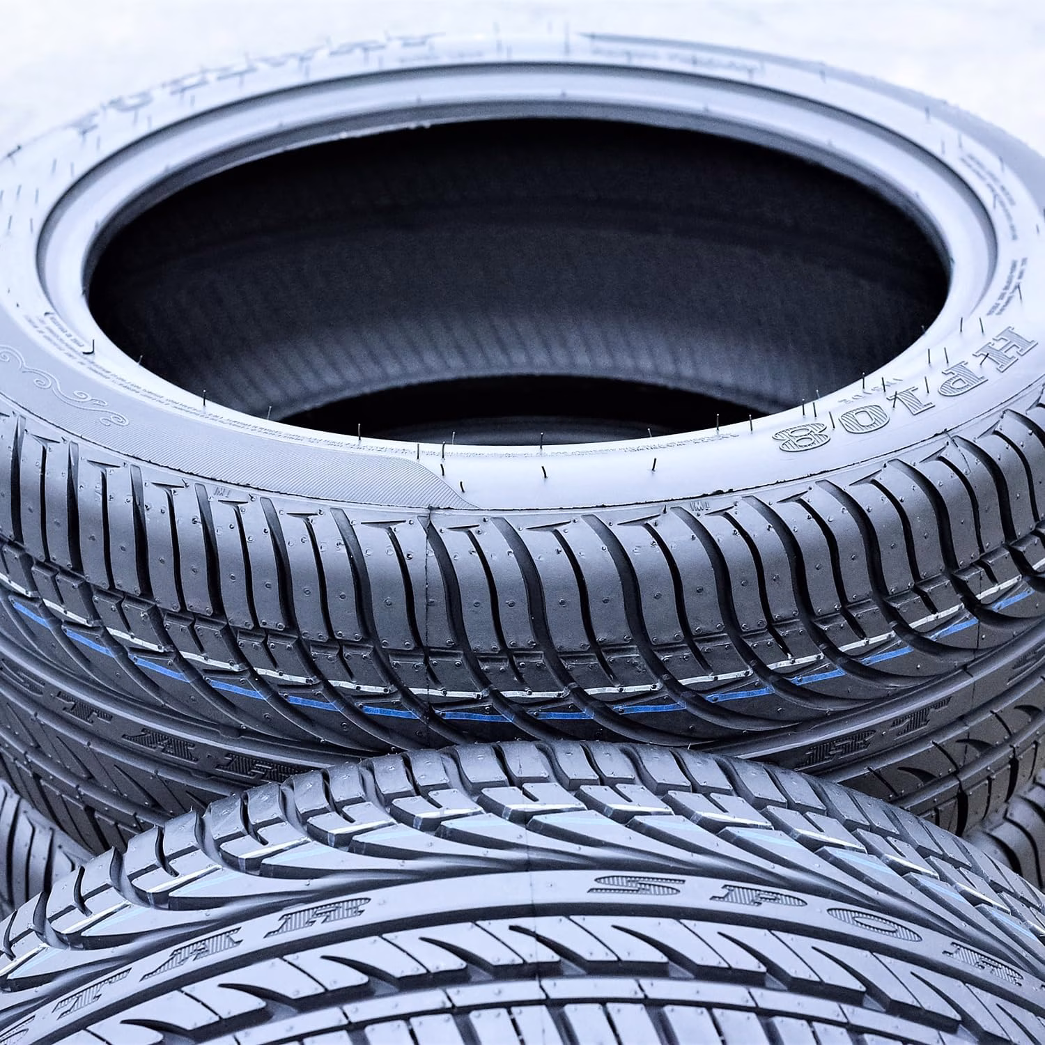Fullway HP108 205/55R16 black sidewall